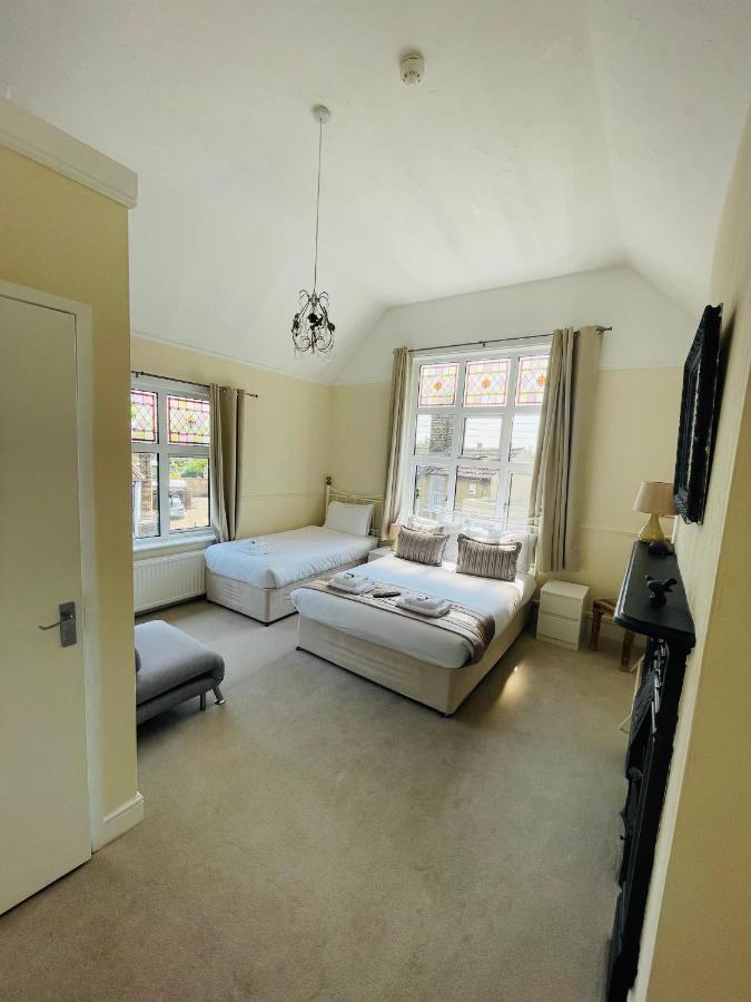 Bed and Breakfast The Six Bells Rochester  Esterno foto