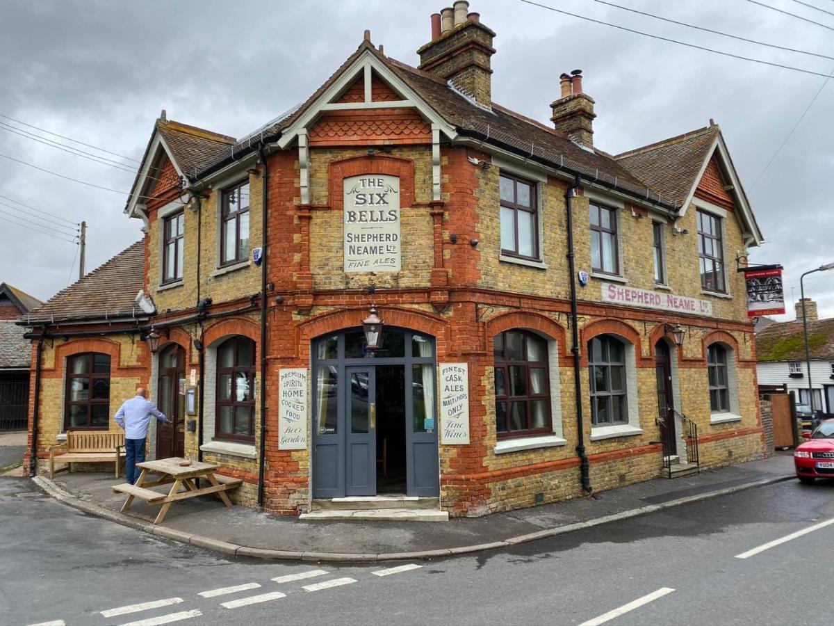 Bed and Breakfast The Six Bells Rochester  Esterno foto