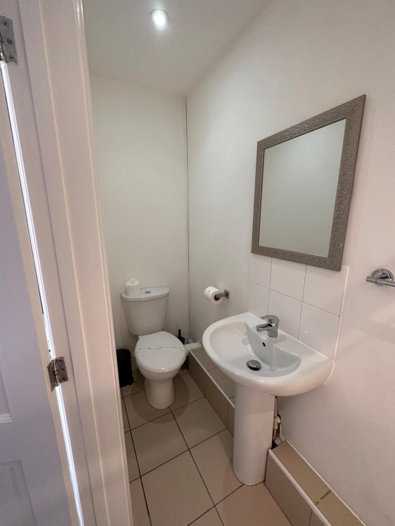 Bed and Breakfast The Six Bells Rochester  Esterno foto